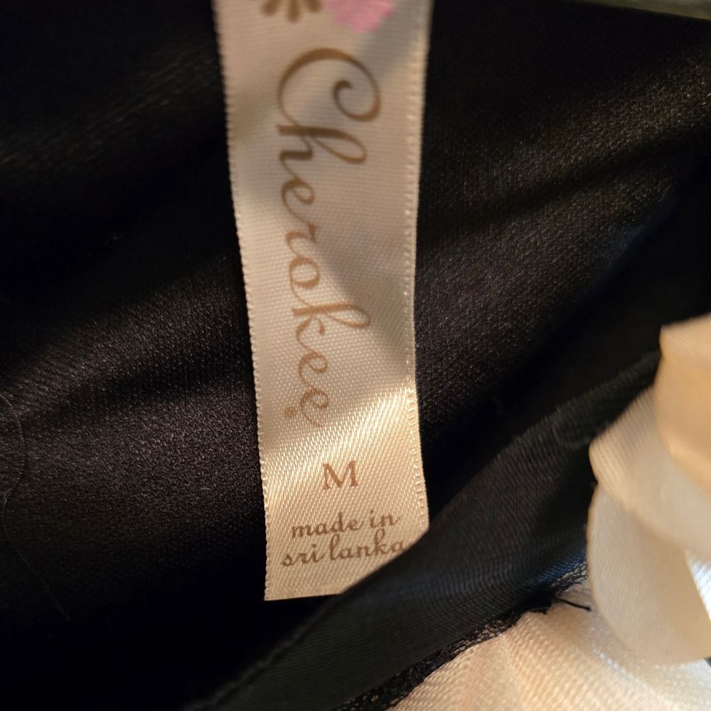 🧡 Cherokee Black Dress with Cream Floral Accents Kids M - Picture 3 of 7